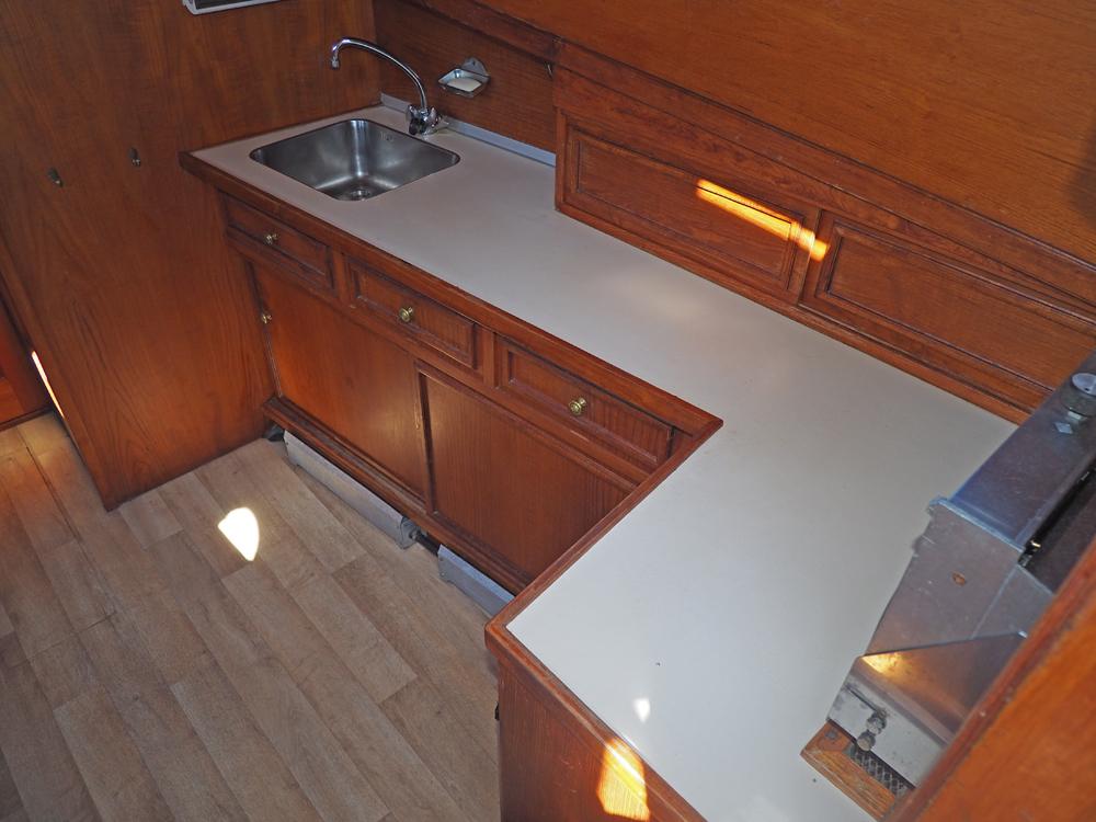 Cabin en avant, H&eacute;bergements